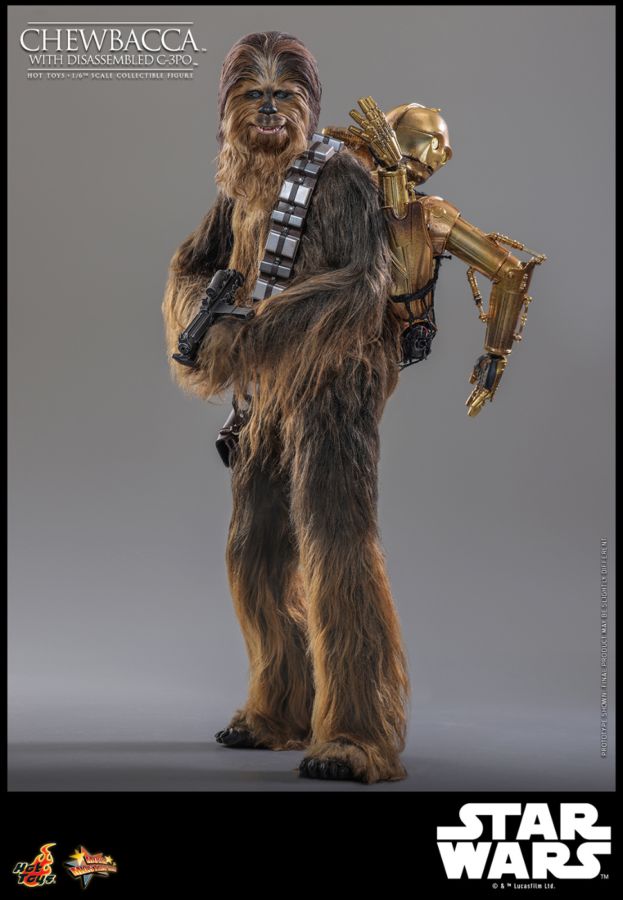 Star Wars - Chewbacca with Disassembled C-3PO 1:6 Scale Collectable Action Figure