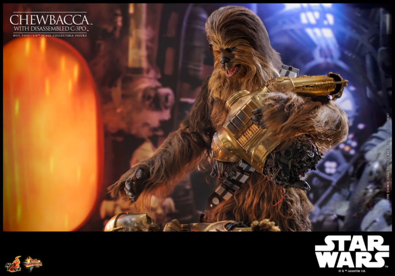 Star Wars - Chewbacca with Disassembled C-3PO 1:6 Scale Collectable Action Figure